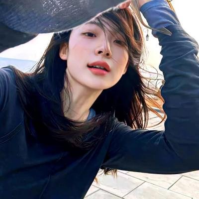 蒙娜丽莎与血月亮